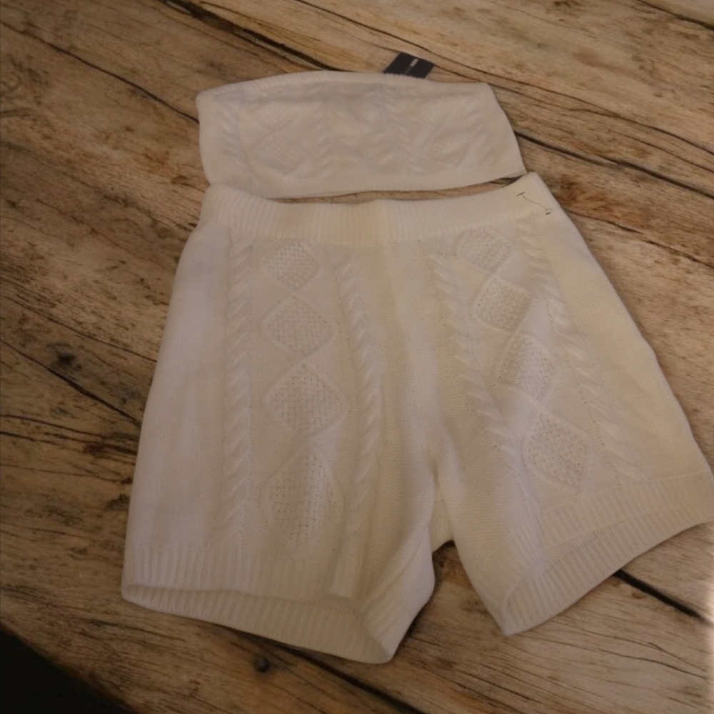 White Sweater Short Set Small - Picture 5 of 6